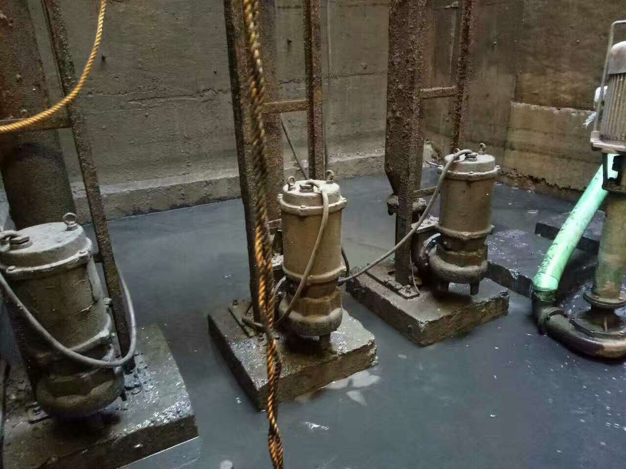 金凤污水池清理