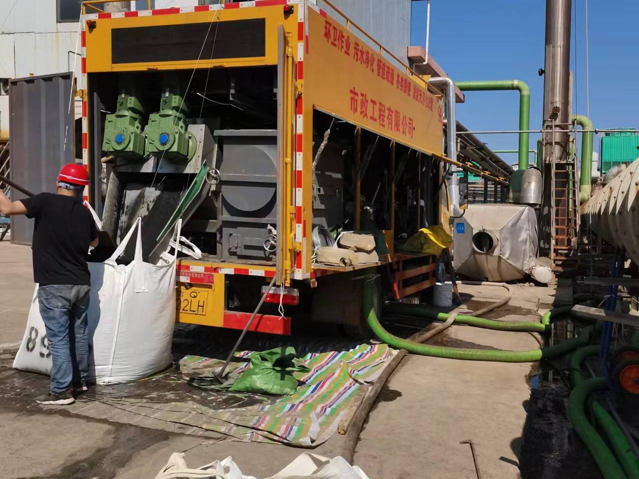 金凤淤泥压干处理